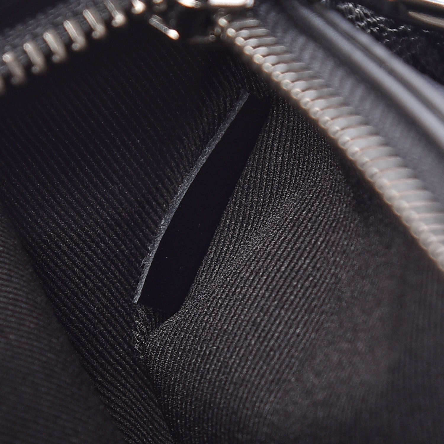 Louis Vuitton Monogram Eclipse Discovery Bumbag 8 of 8