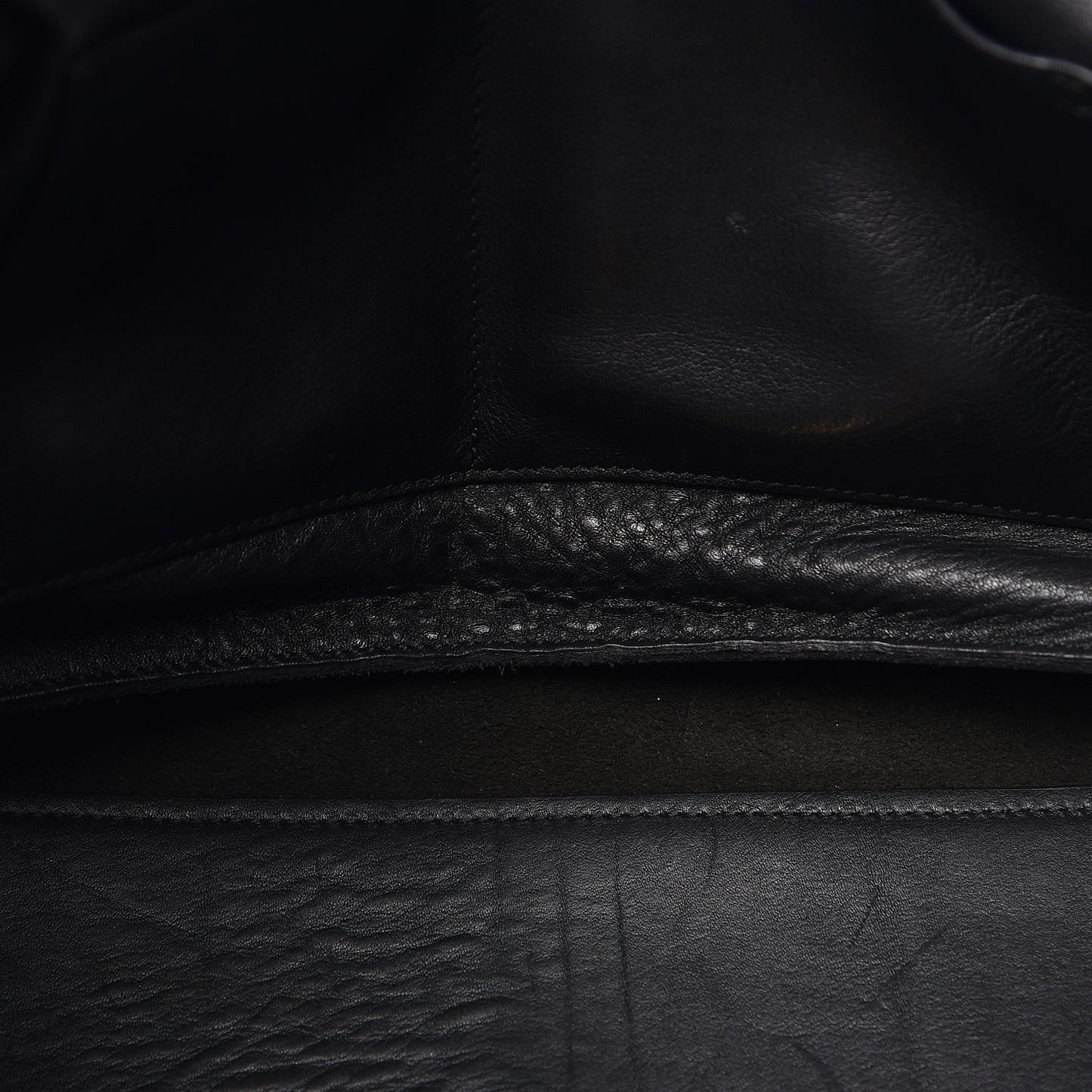 Calfskin Medium Classic Y Cabas Black