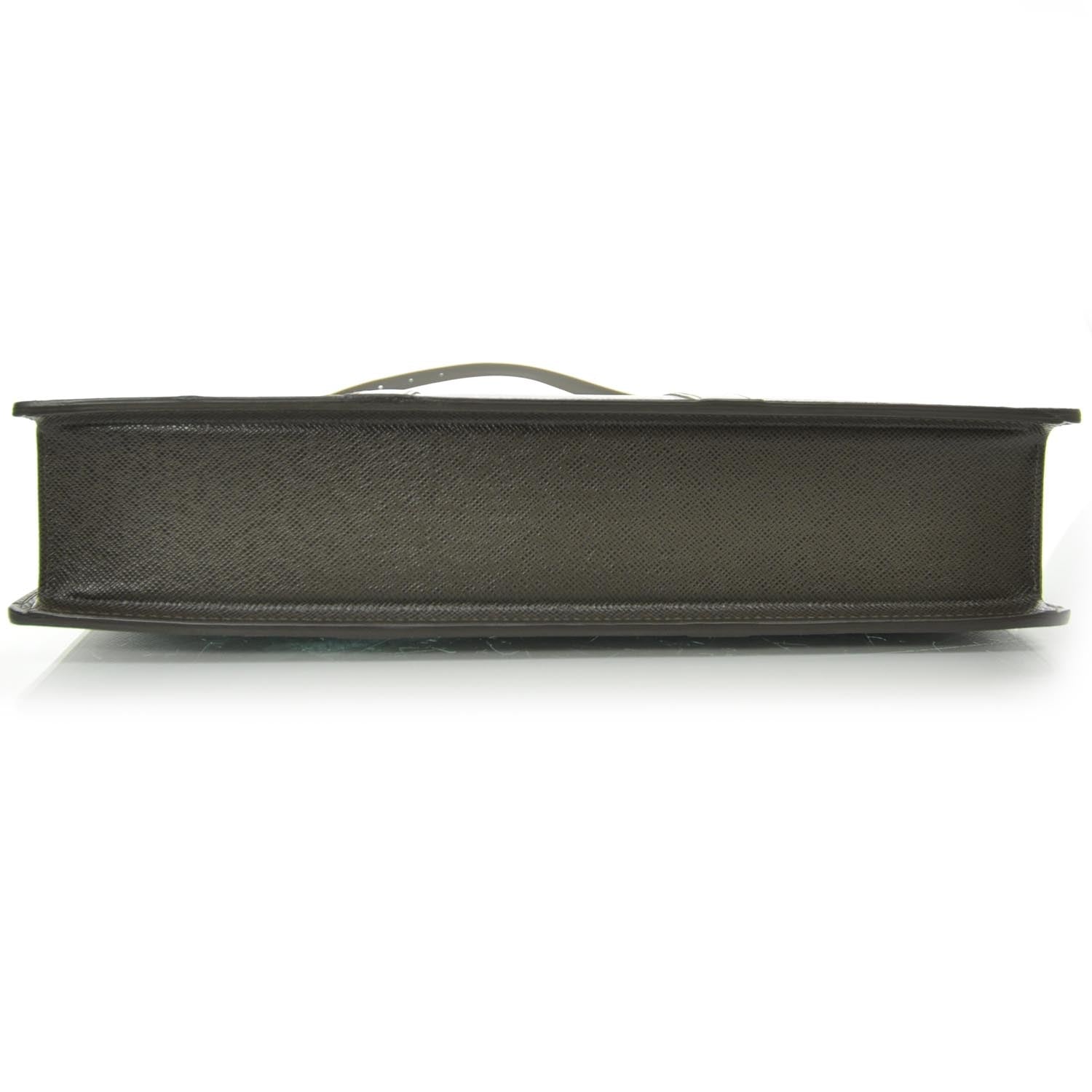 Louis Vuitton Taiga Lozan Grizzli 4 of 7