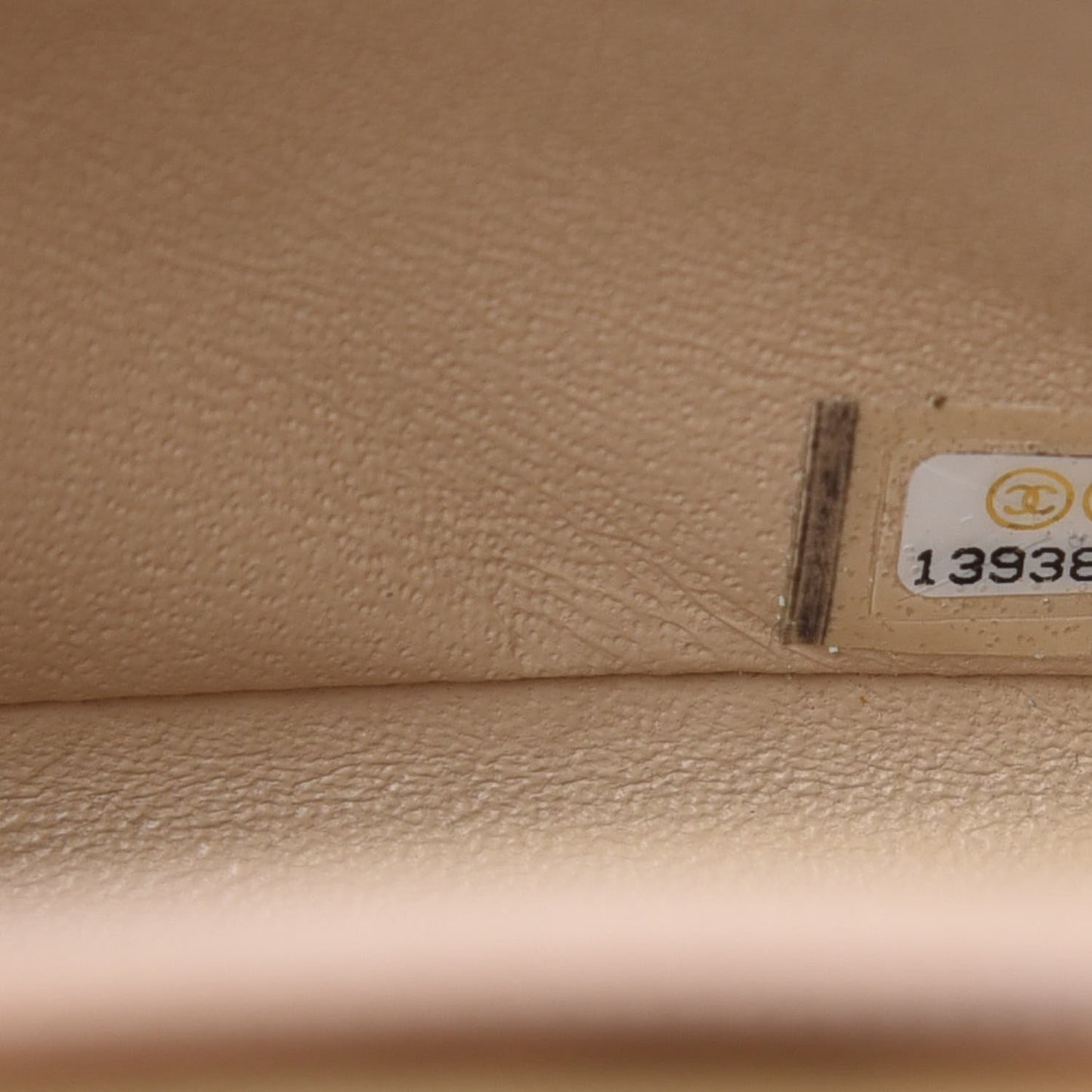 Caviar Quilted Jumbo Single Flap Beige Clair