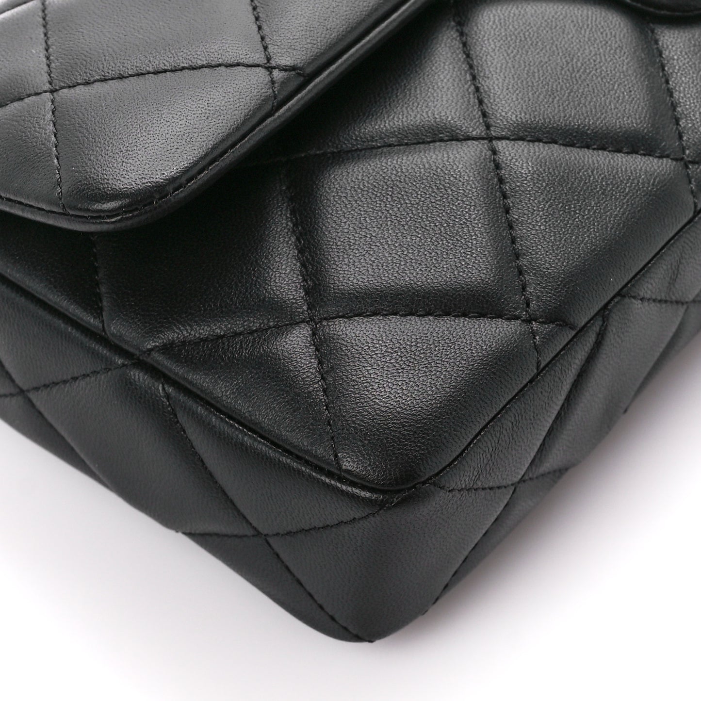 Lambskin Quilted Pearl CC Flap Clutch Black