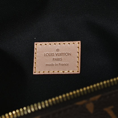 Louis Vuitton Monogram Bumbag 8 of 10