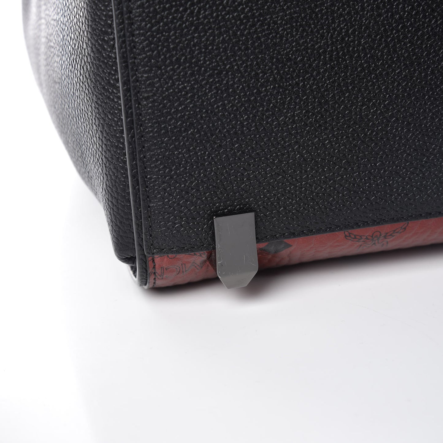 Metallic Visetos Medium Corina Shoulder Bag Scooter Red