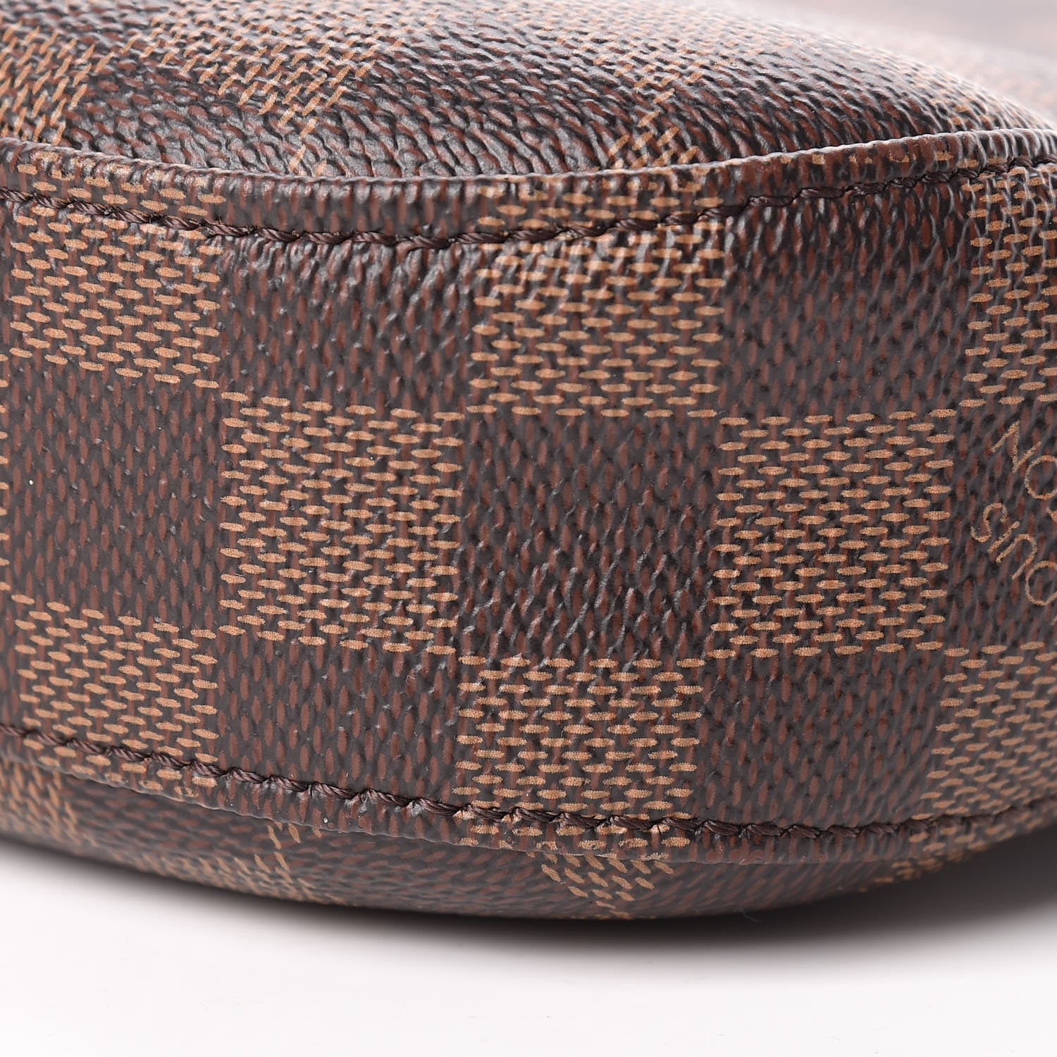 Louis Vuitton Damier Ebene South Bank Besace 11 of 12