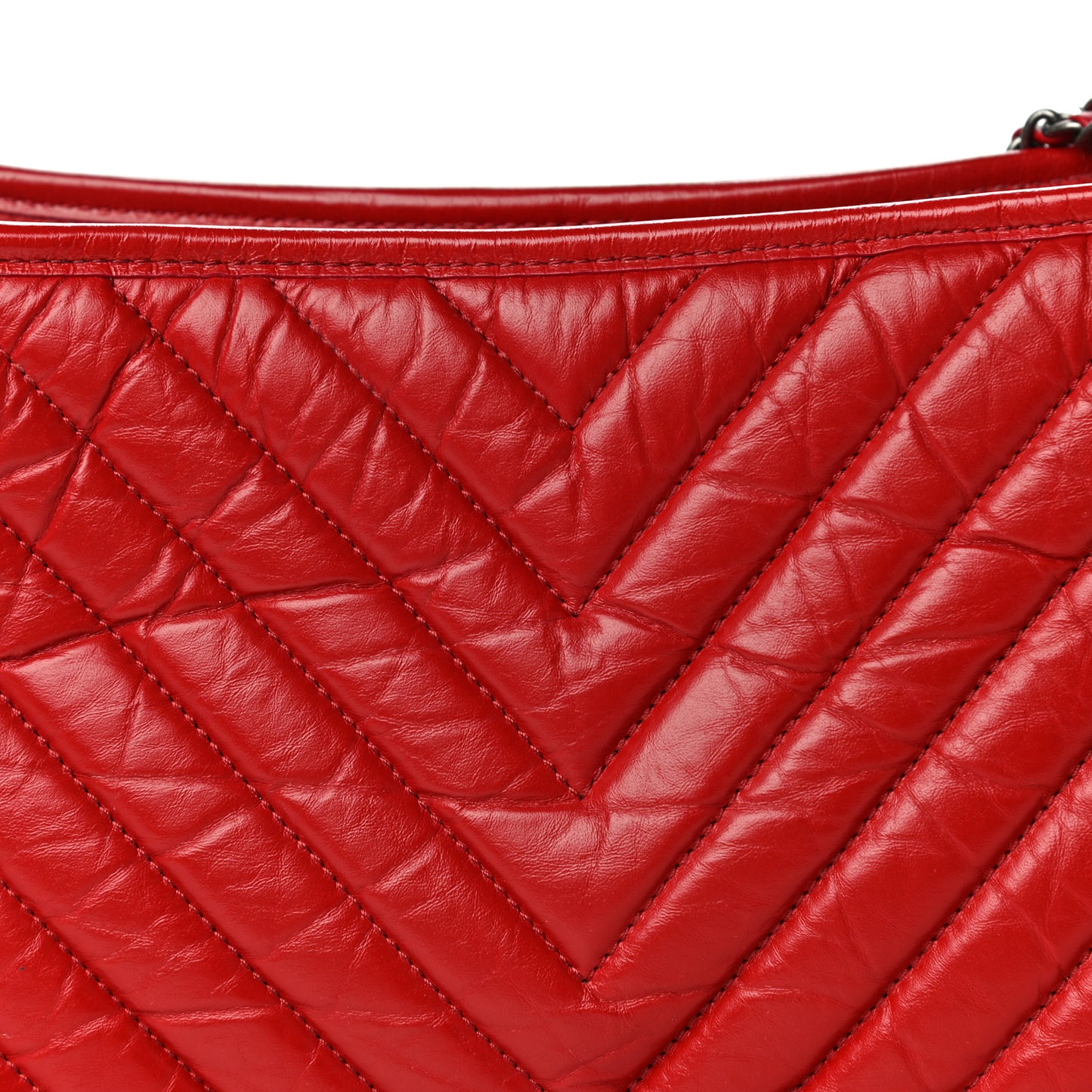 Aged Calfskin Chevron Quilted Medium Gabrielle Hobo Red