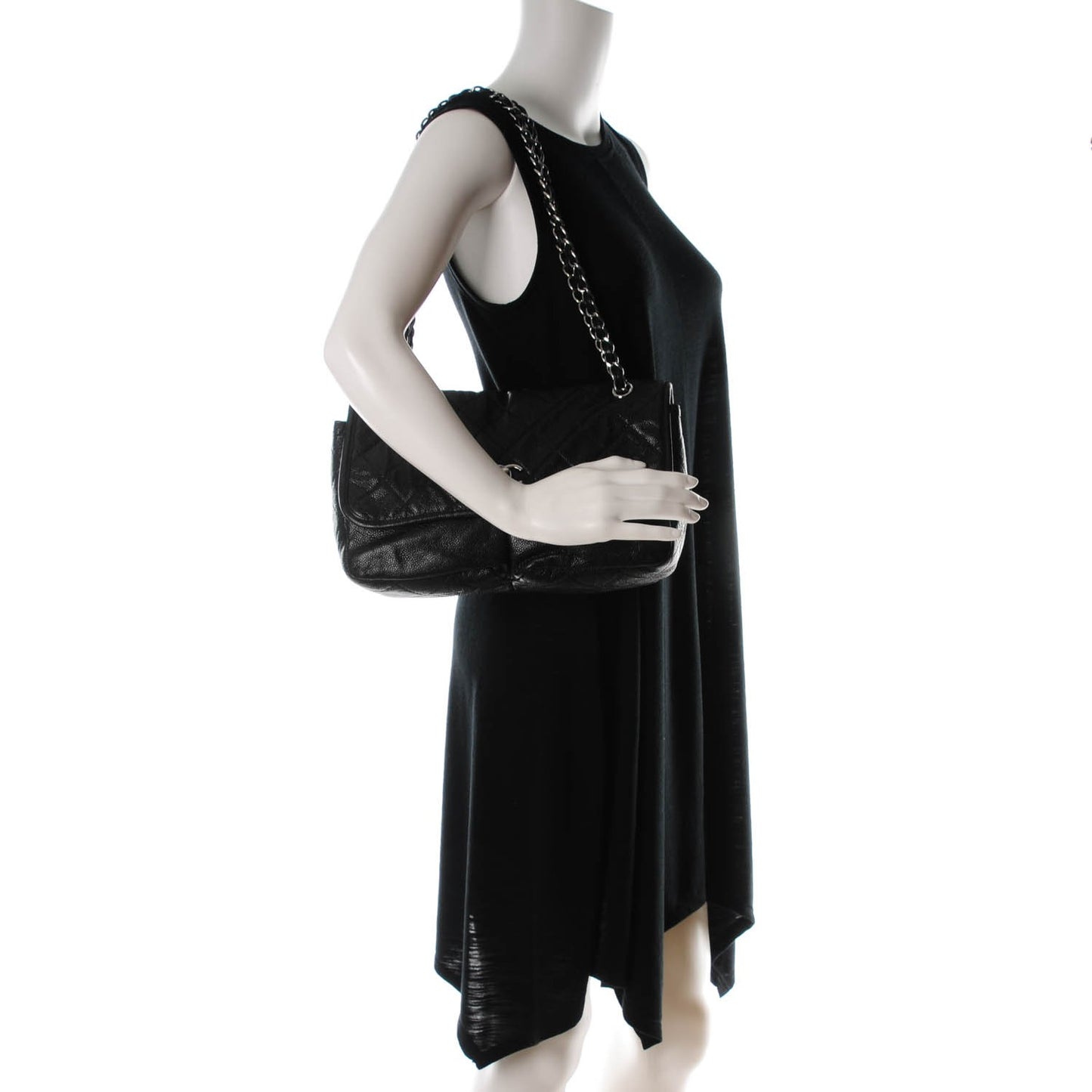 Grained Calfskin Medium Natural Beauty Flap Black