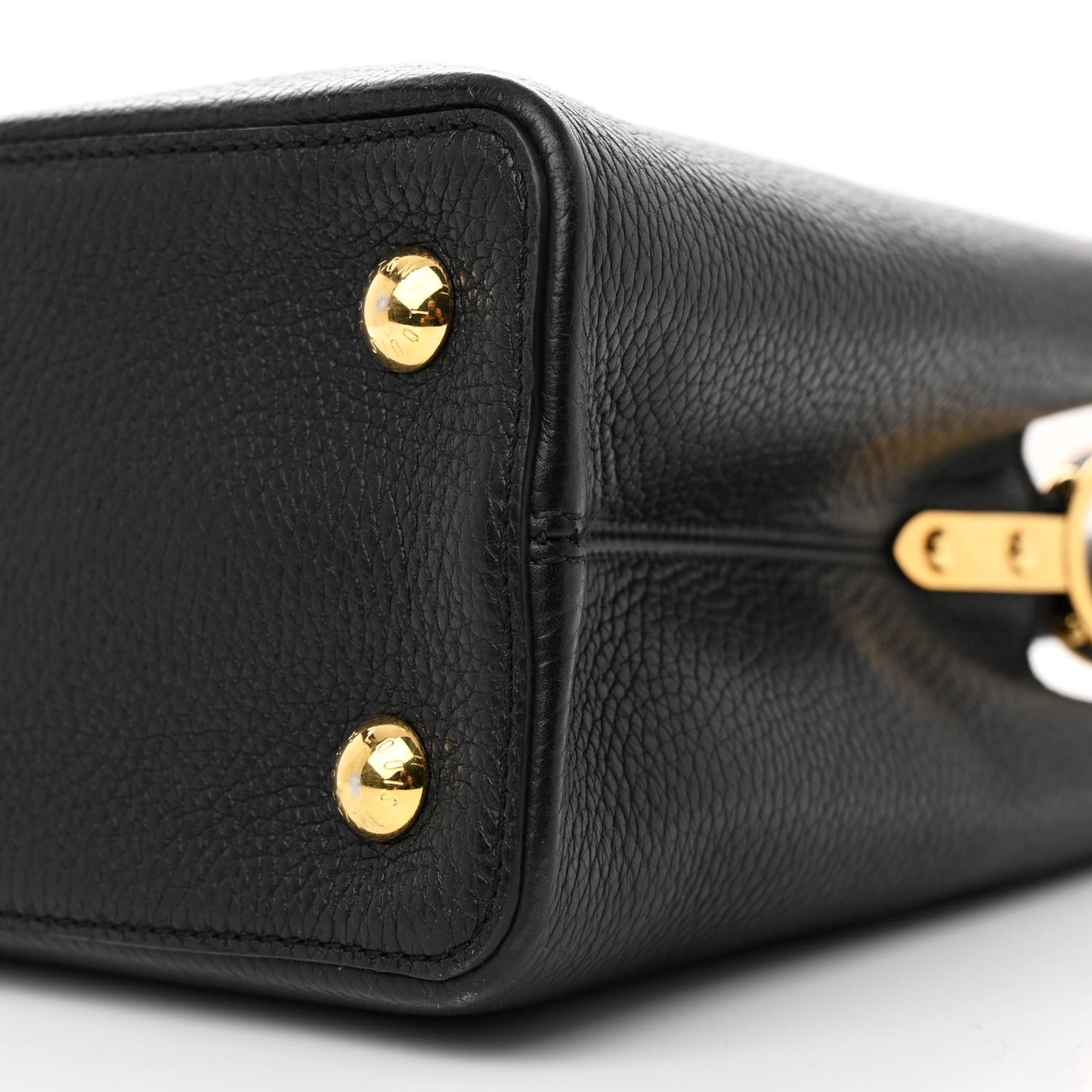 Taurillon Capucines PM Black