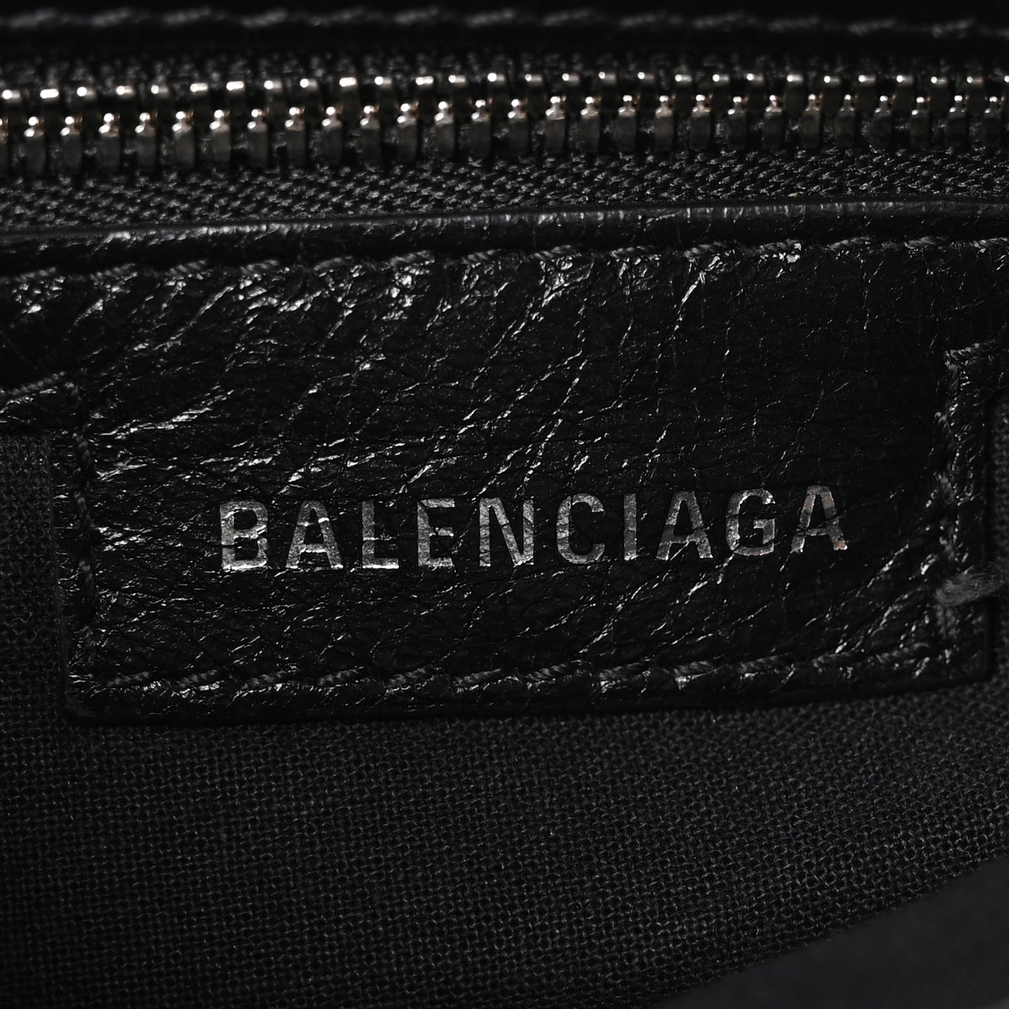 Agneau Arena Small Le Cagole Shoulder Bag Black
