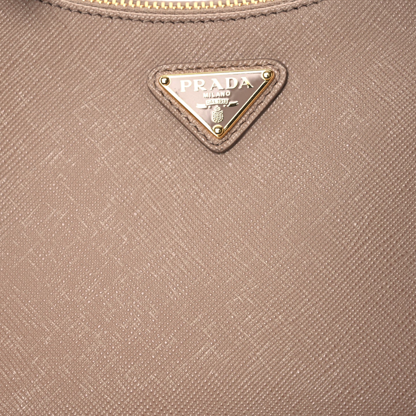 Saffiano Lux Re-Edition 2005 Shoulder Bag Cammeo
