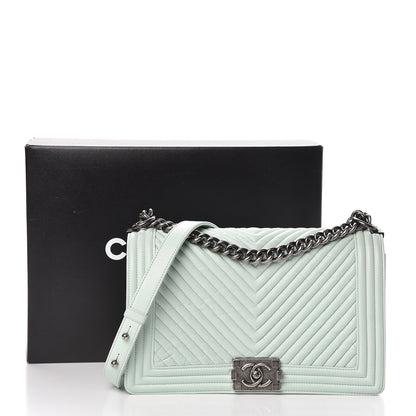 Chanel Wrinkled Lambskin Chevron Quilted New Medium Boy Flap Light Green 17 of 17