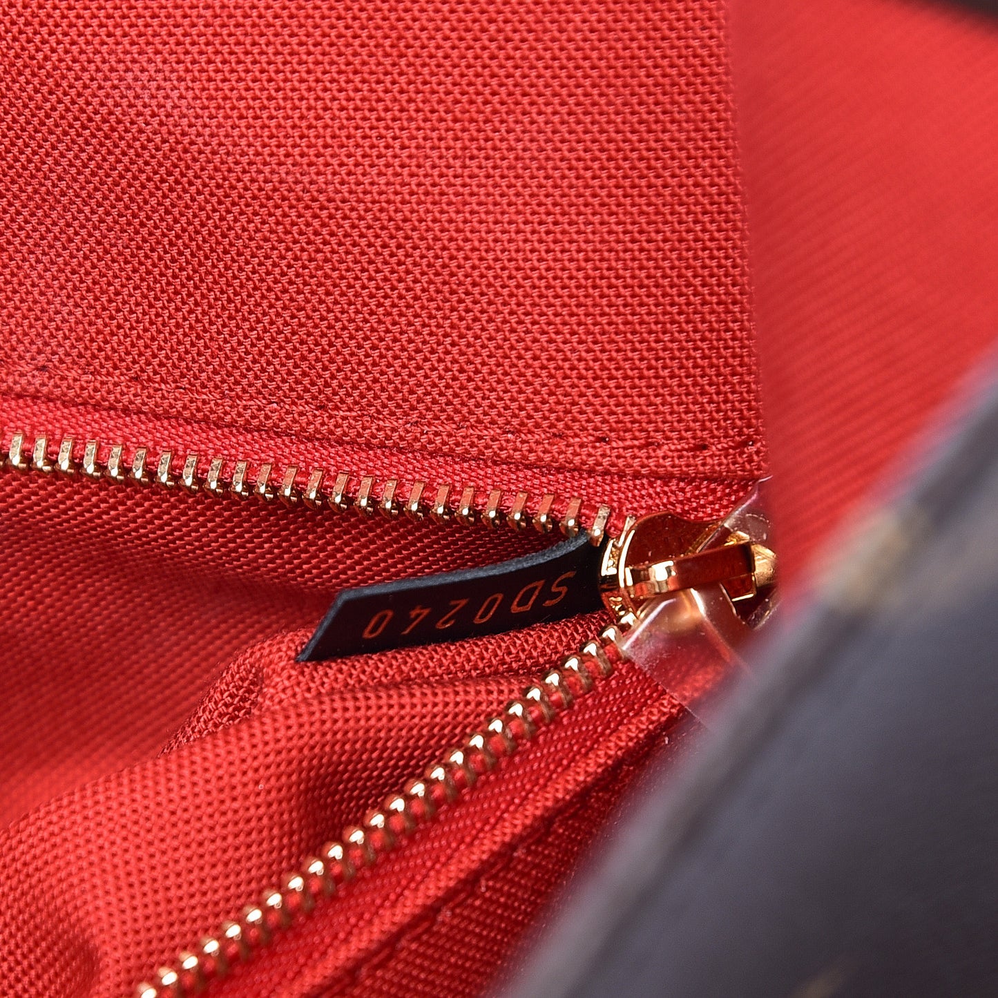 Reverse Monogram Giant Onthego MM
