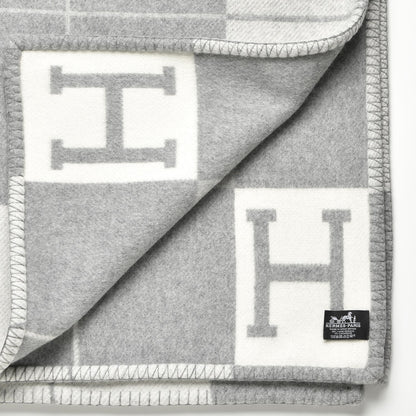 Hermes Wool Cashmere Avalon III Blanket Ecru Gris Clair 3 of 4