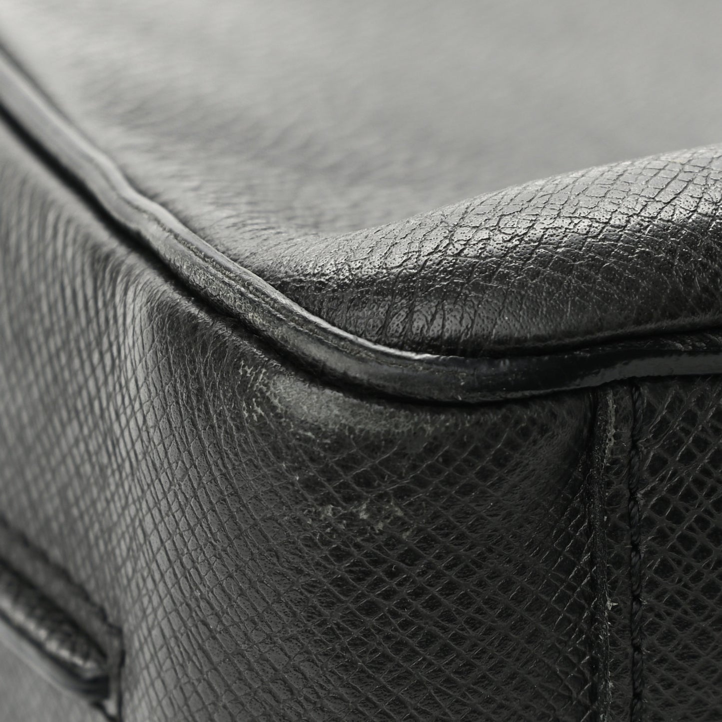 Taiga Roman PM Messenger Black
