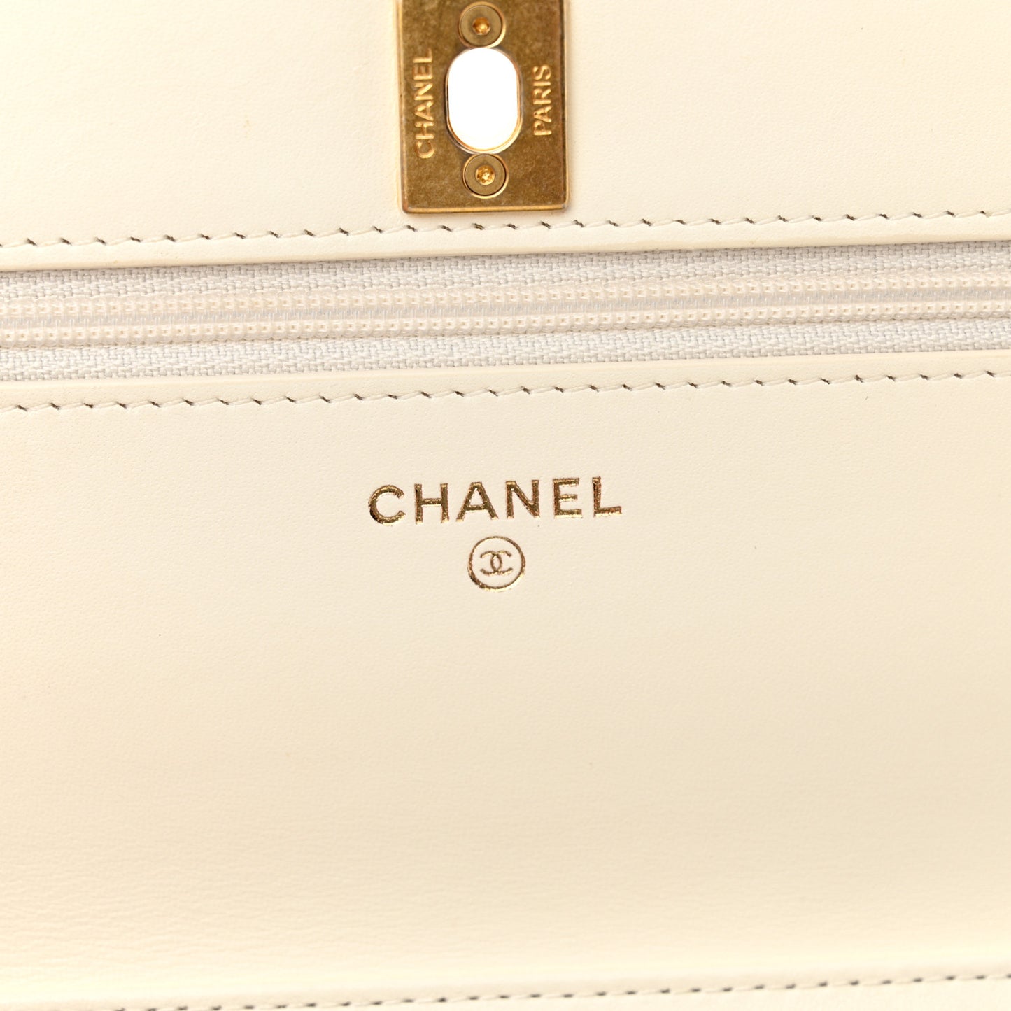 Lambskin Quilted CC Pearl Crush Wallet on Chain WOC White