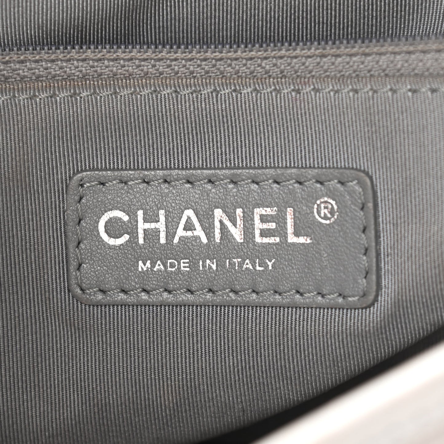 Caviar Quilted Medium French Riviera Flap Light Grey