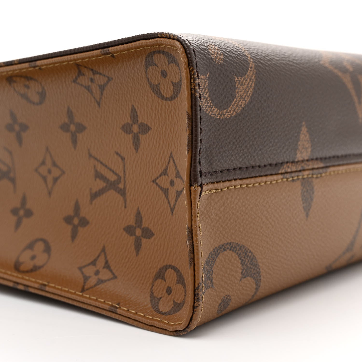 Louis Vuitton Reverse Monogram Giant Onthego PM 8 of 10