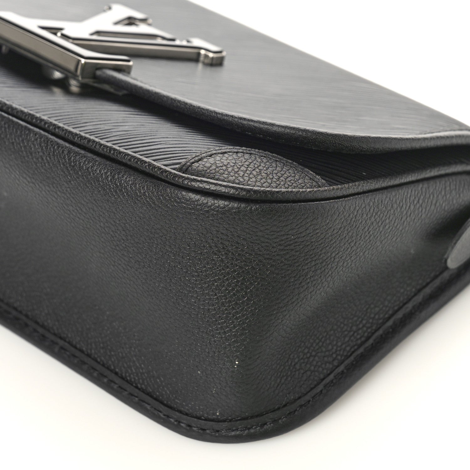 Louis Vuitton Epi Buci Crossbody Black 8 of 9