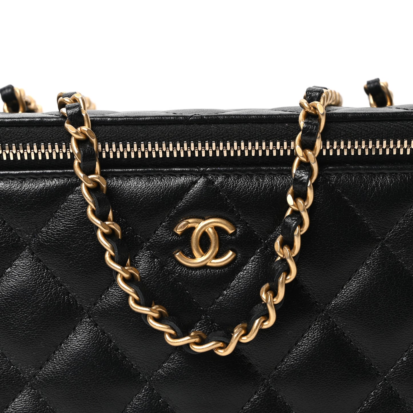 Lambskin Quilted Pearl Crush Small Vanity Case With Chain Black