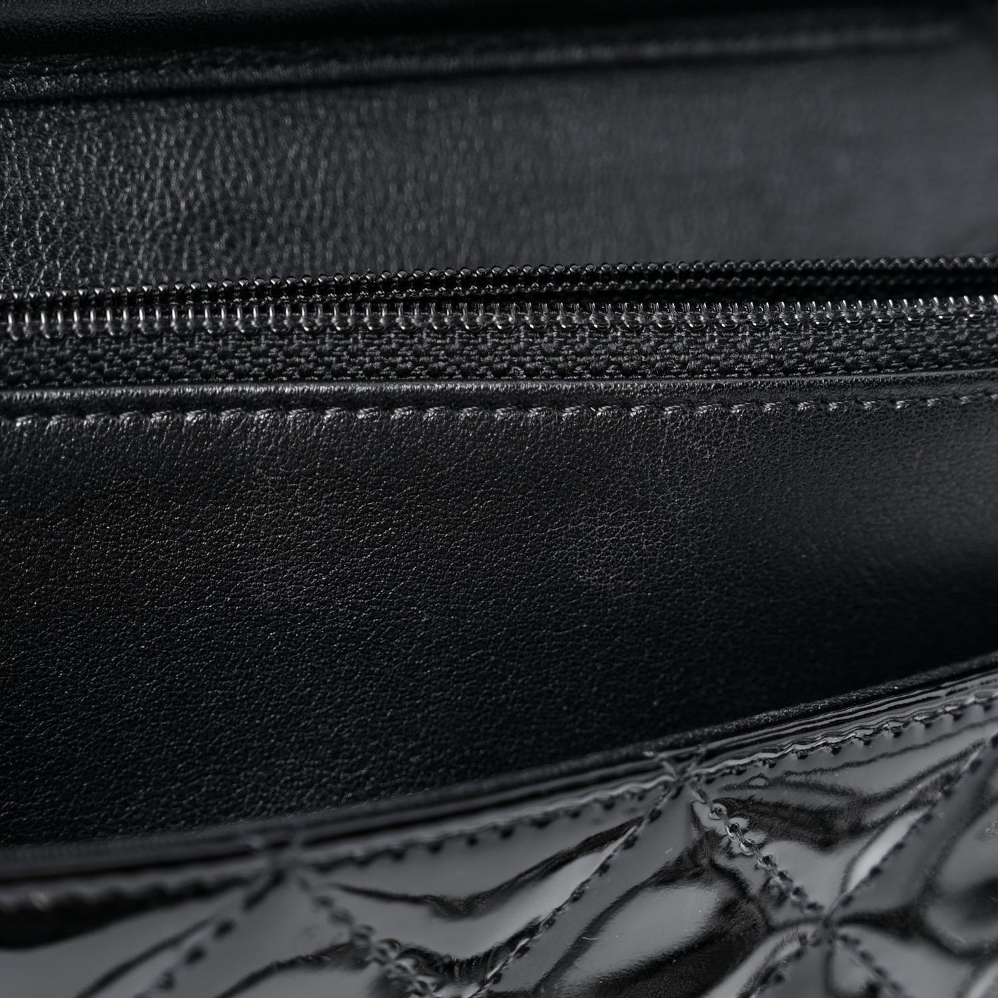 Patent Quilted Wallet On Chain WOC Black