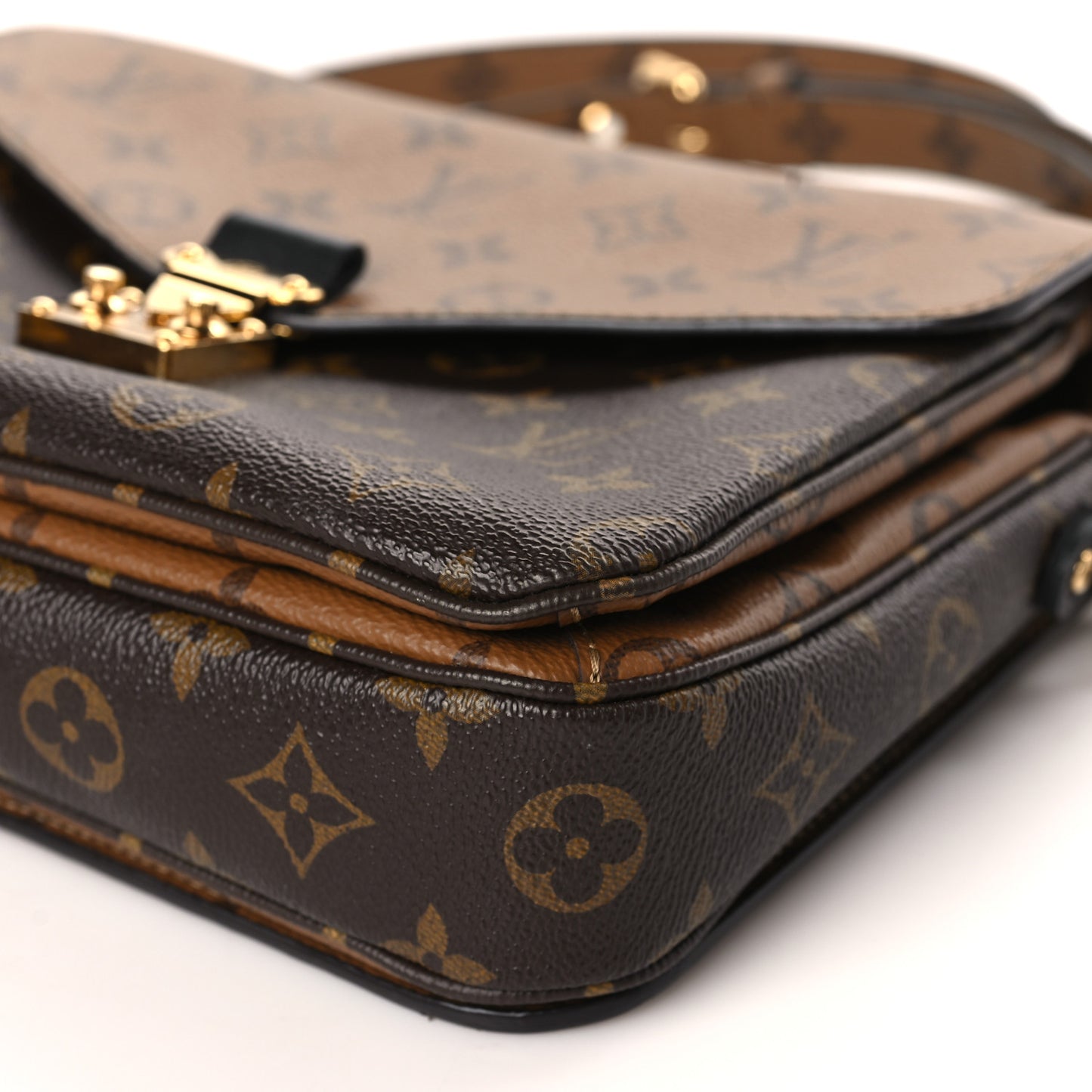 Reverse Monogram Pochette Metis
