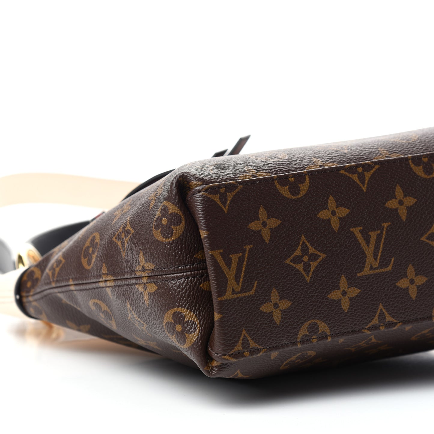 Monogram Tuileries Besace Creme