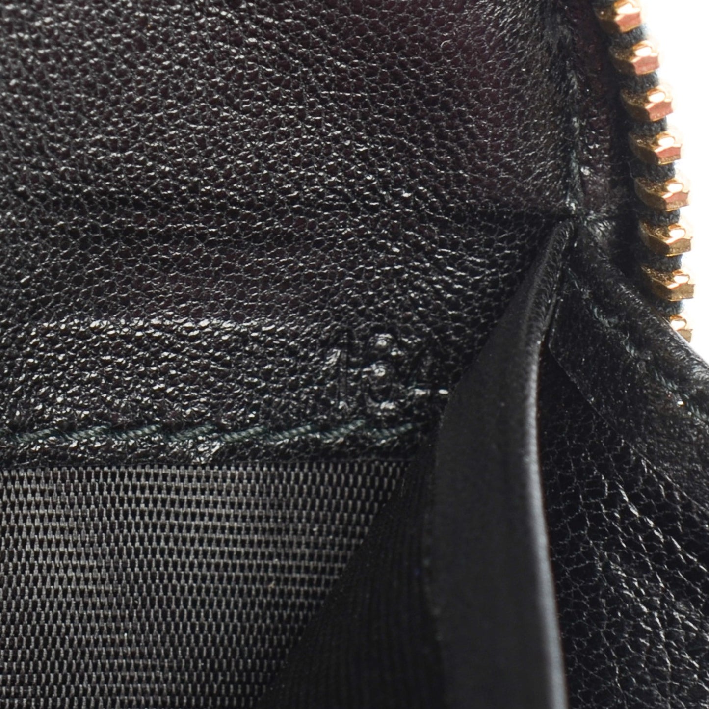 Nappa Gaufre Zip Around Wallet Nero Black