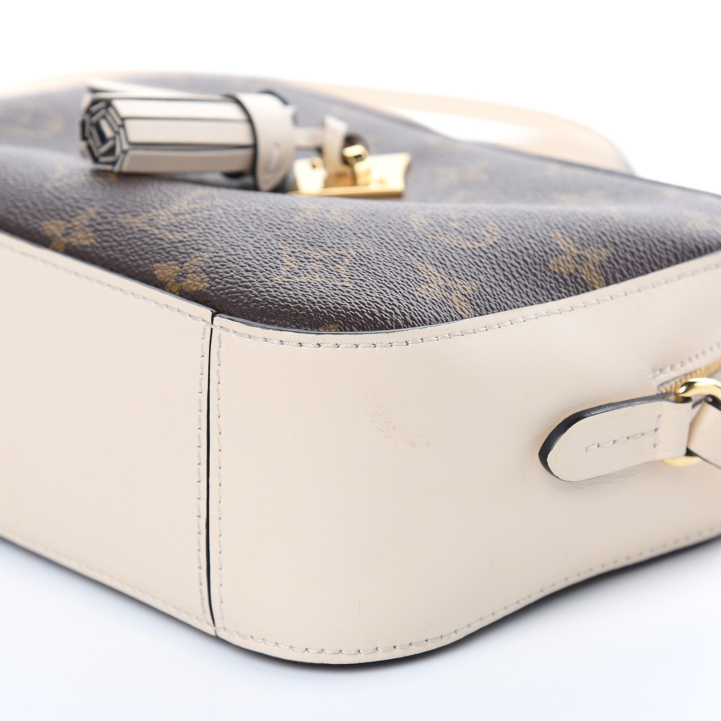 Monogram Saintonge Creme
