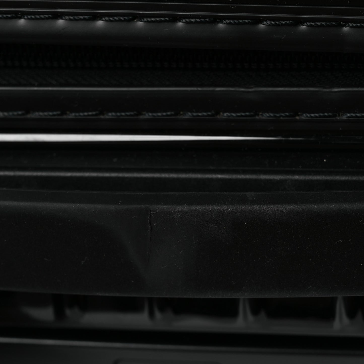 Gloss Polycarbonate Essential Cabin Black
