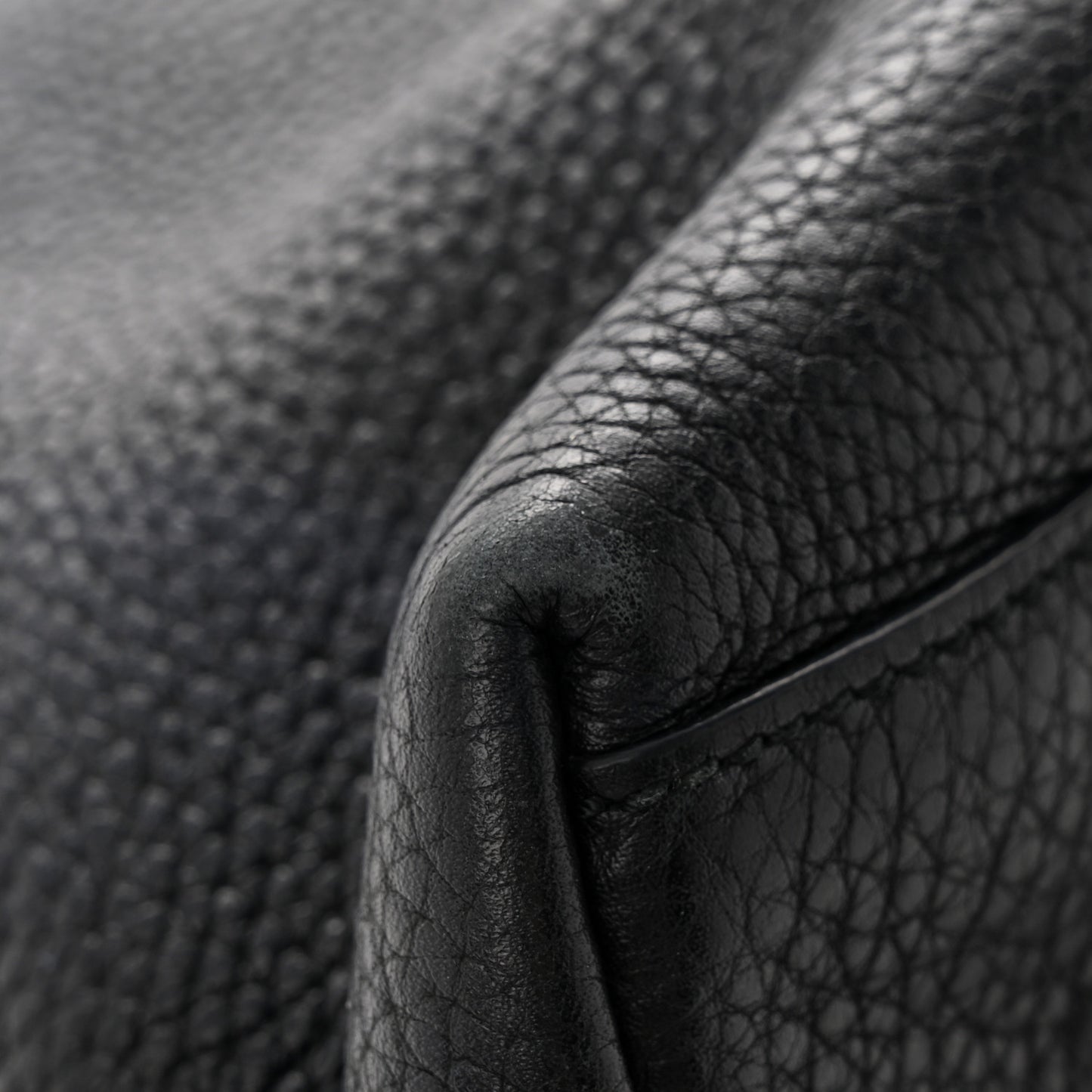 Pebbled Calfskin Medium Soho Chain Shoulder Bag Black