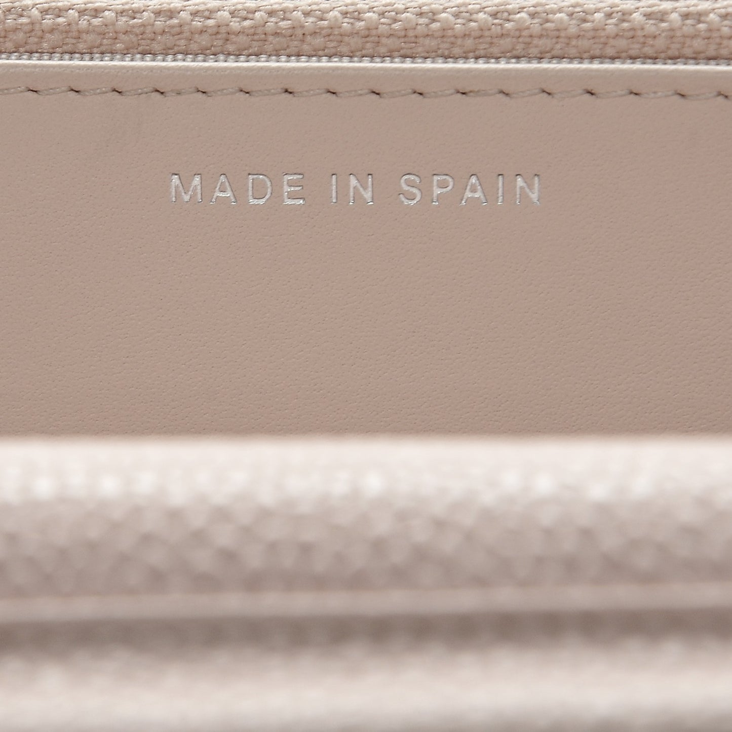 Pearly Caviar Quilted Wallet On Chain WOC Pink