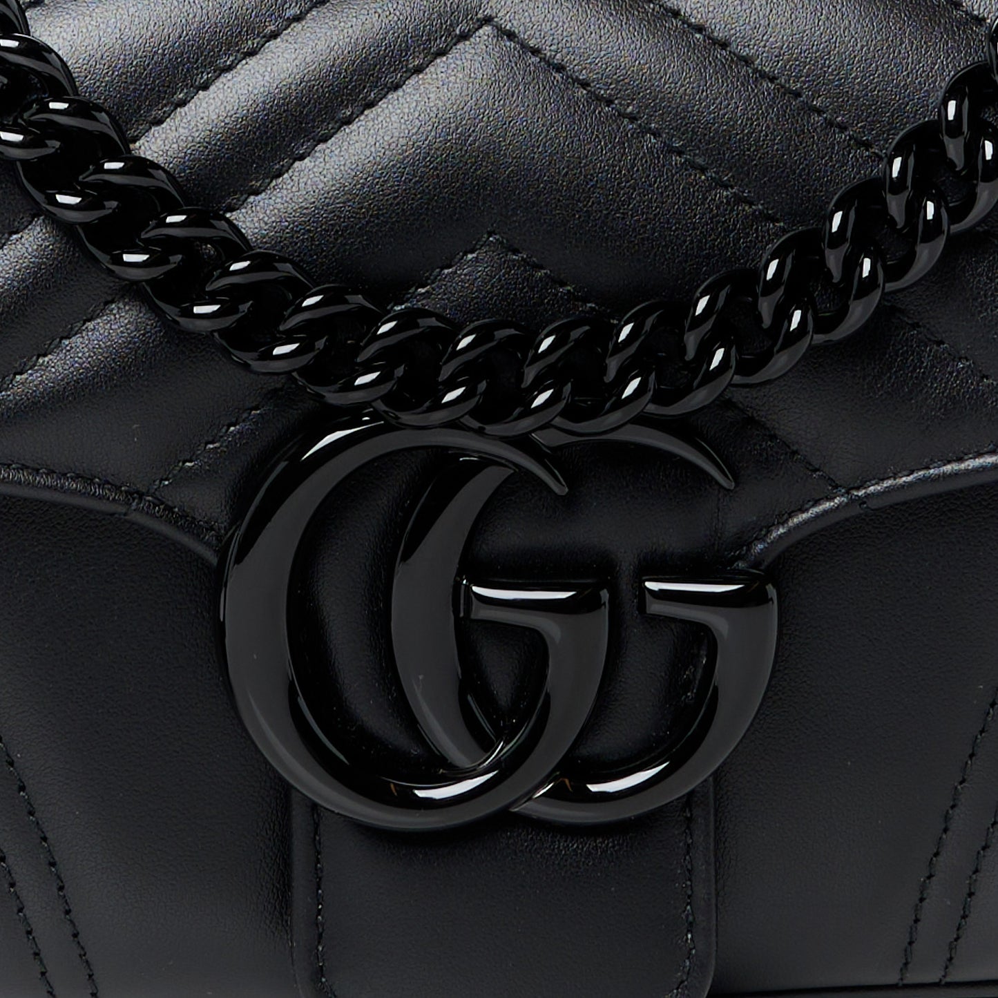 Calfskin Matelasse Monochrome GG Marmont Crossbody Shoulder Bag Black