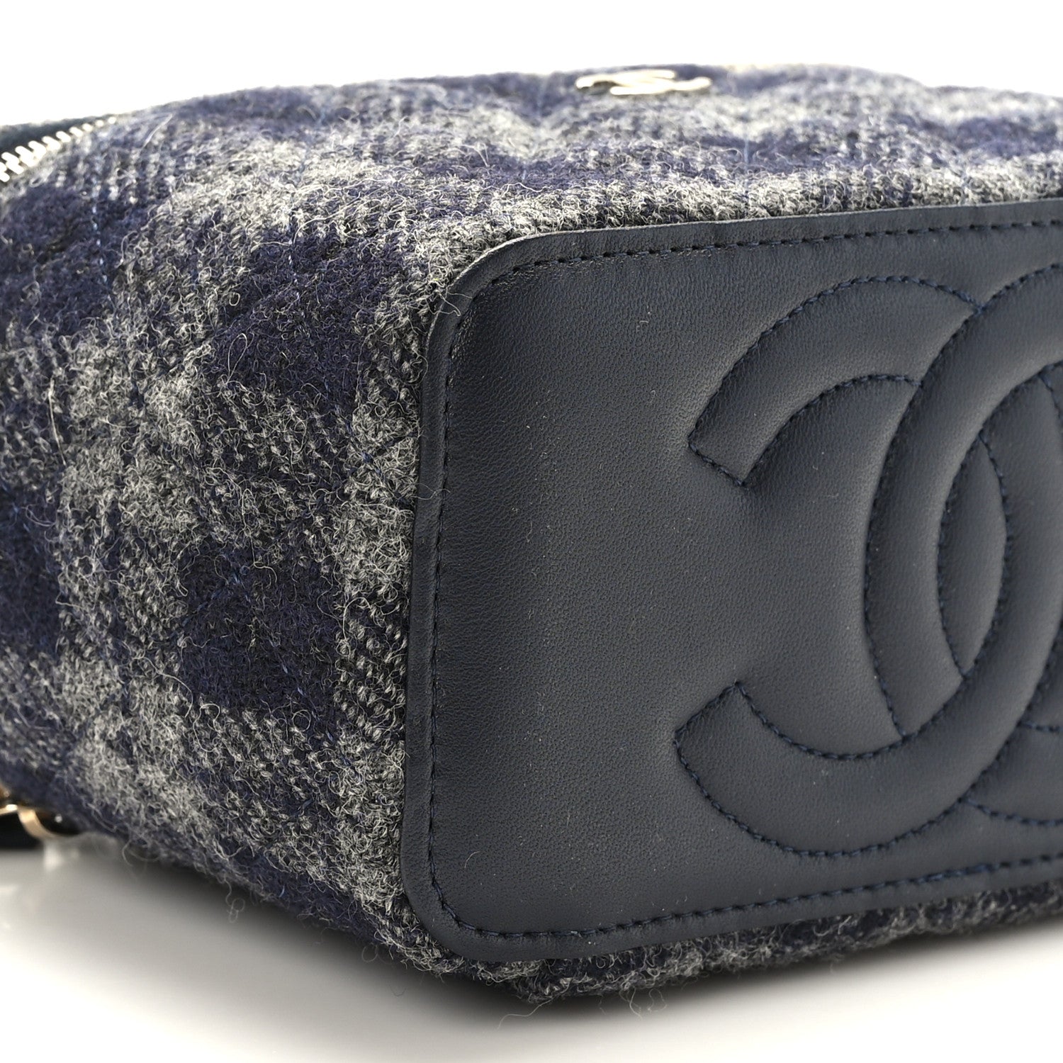 Chanel Wool Plaid Quilted Small Vanity Case With Chain Blue 8 of 10