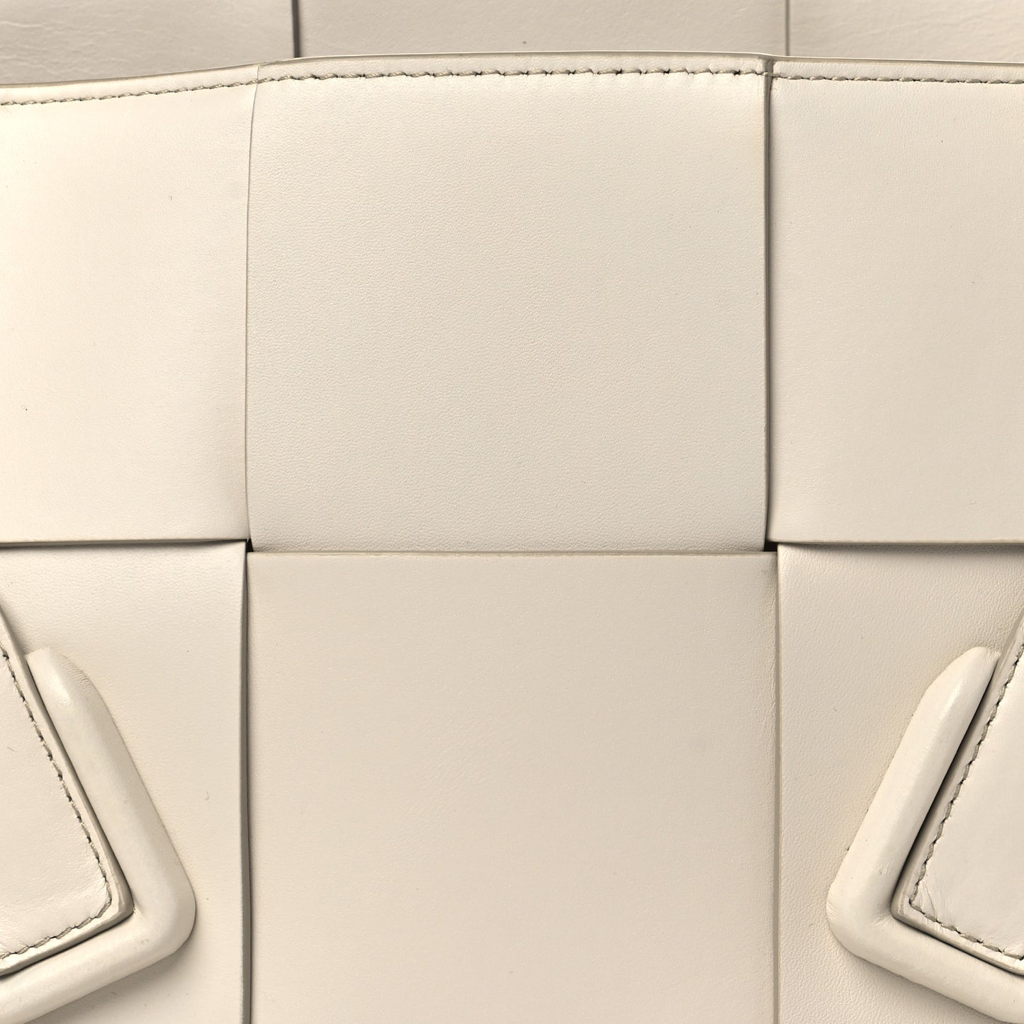 French Calfskin Maxi Intrecciato Small Arco Bianco