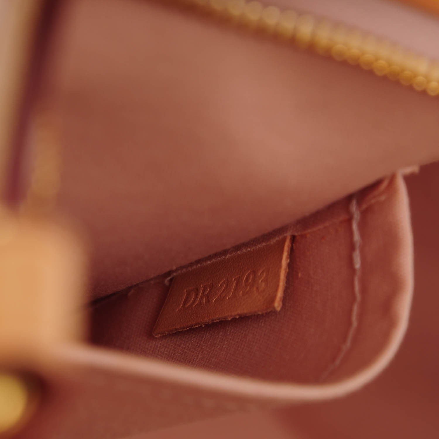 Louis Vuitton Vernis Brea MM Rose Florentin 8 of 8