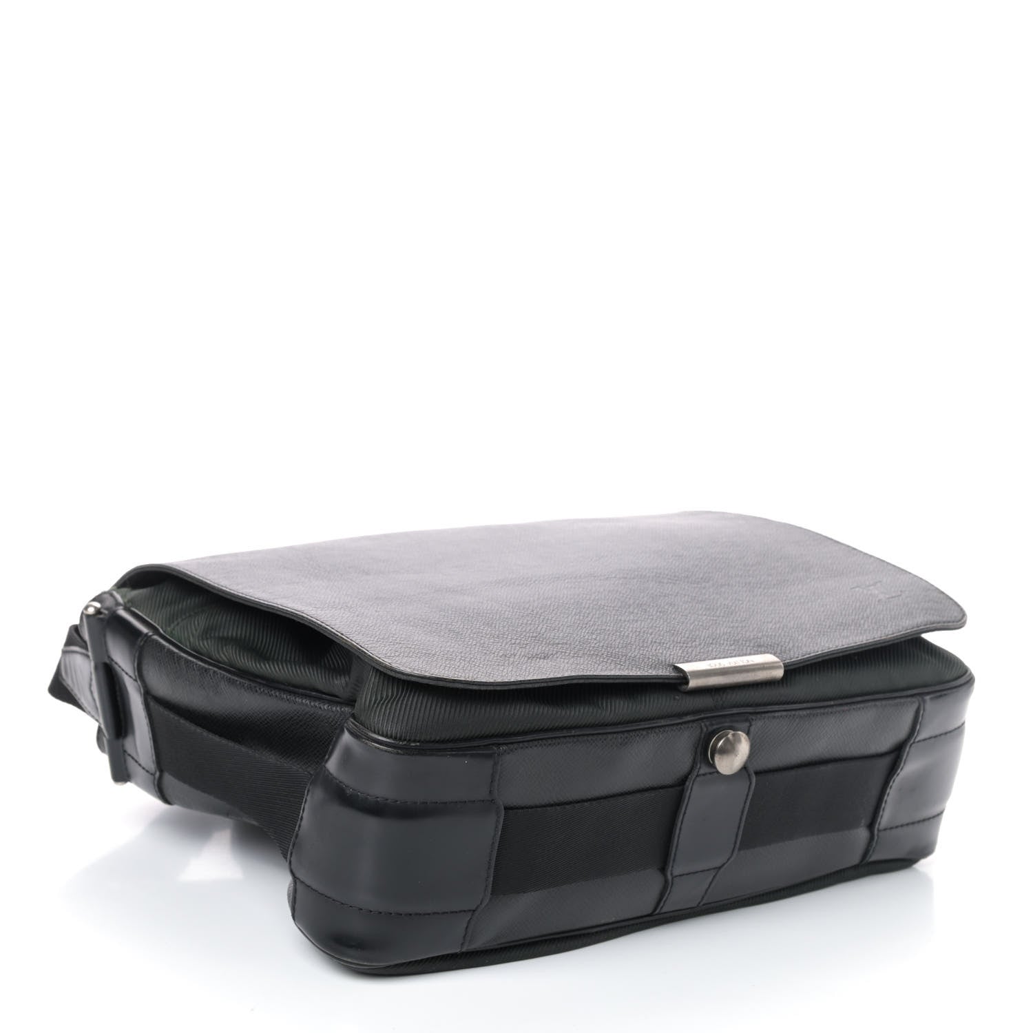 Louis Vuitton Taiga Viktor Messenger Bag Epicea 3 of 4