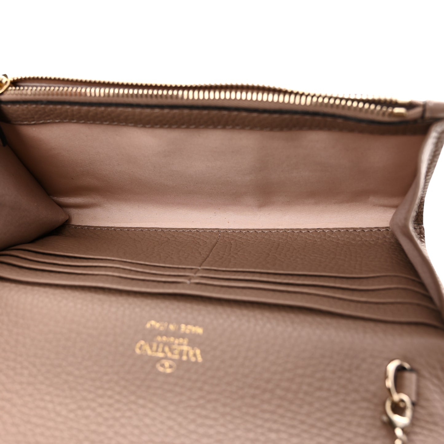 Pebbled Calfskin Rockstud Flip Lock Wallet On Chain Poudre