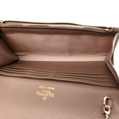 Valentino Garavani Pebbled Calfskin Rockstud Flip Lock Wallet On Chain Poudre 5 of 10