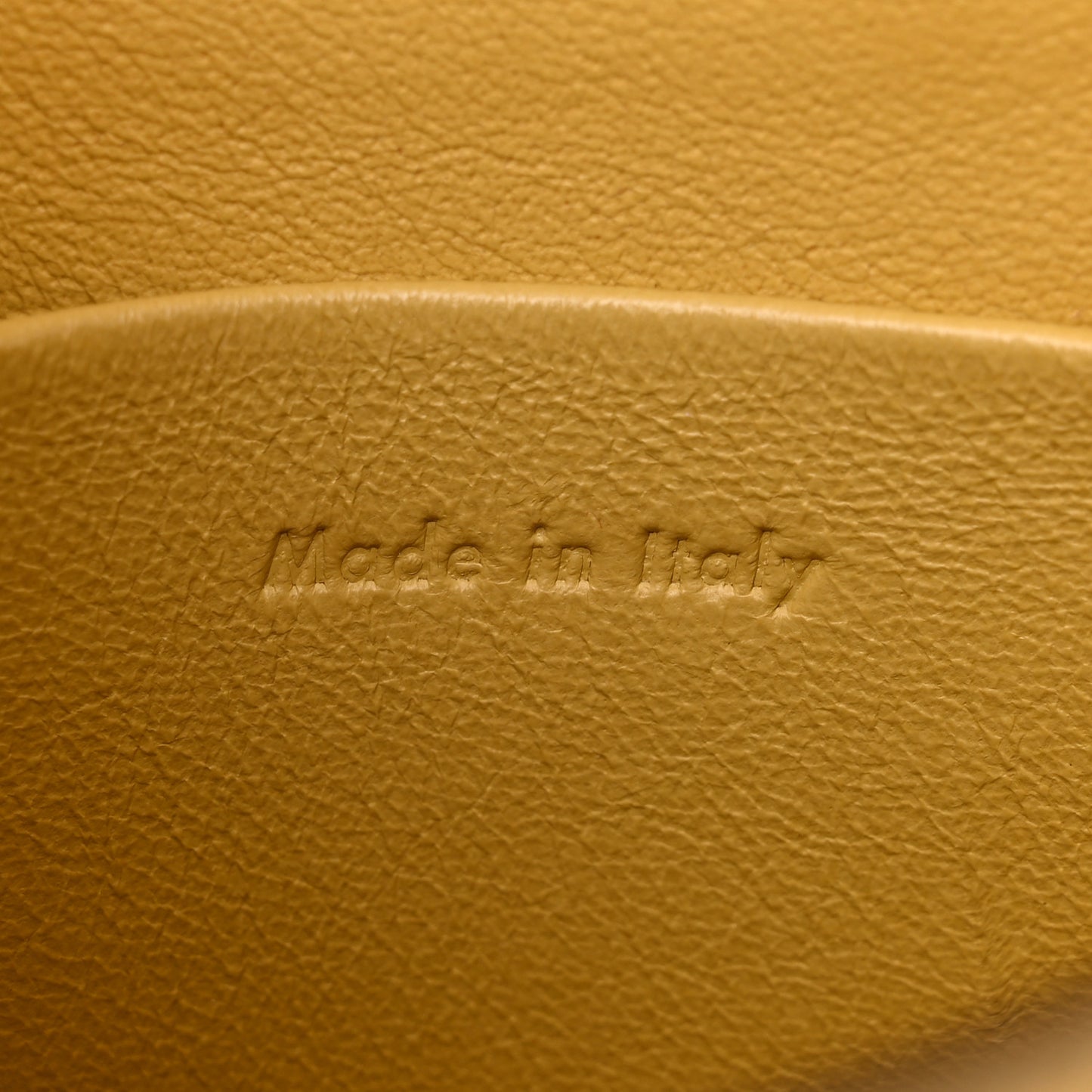 Grained Calfskin Small Trotteur Vanilla