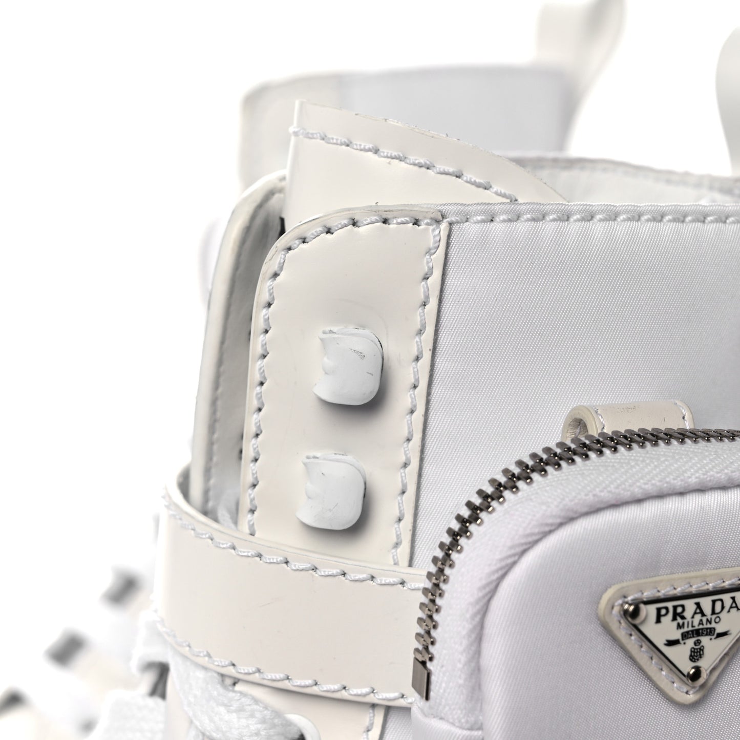 Spazzolato Rois Re-Nylon Metal Triangle Logo Mens Monolith Pouch Pocket 60mm Combat Boots 8 White