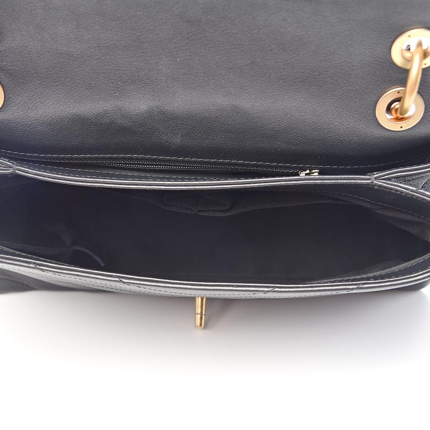 Grained Calfskin Elaphe Stitched Medium Chevron Chic Top Handle Flap Black
