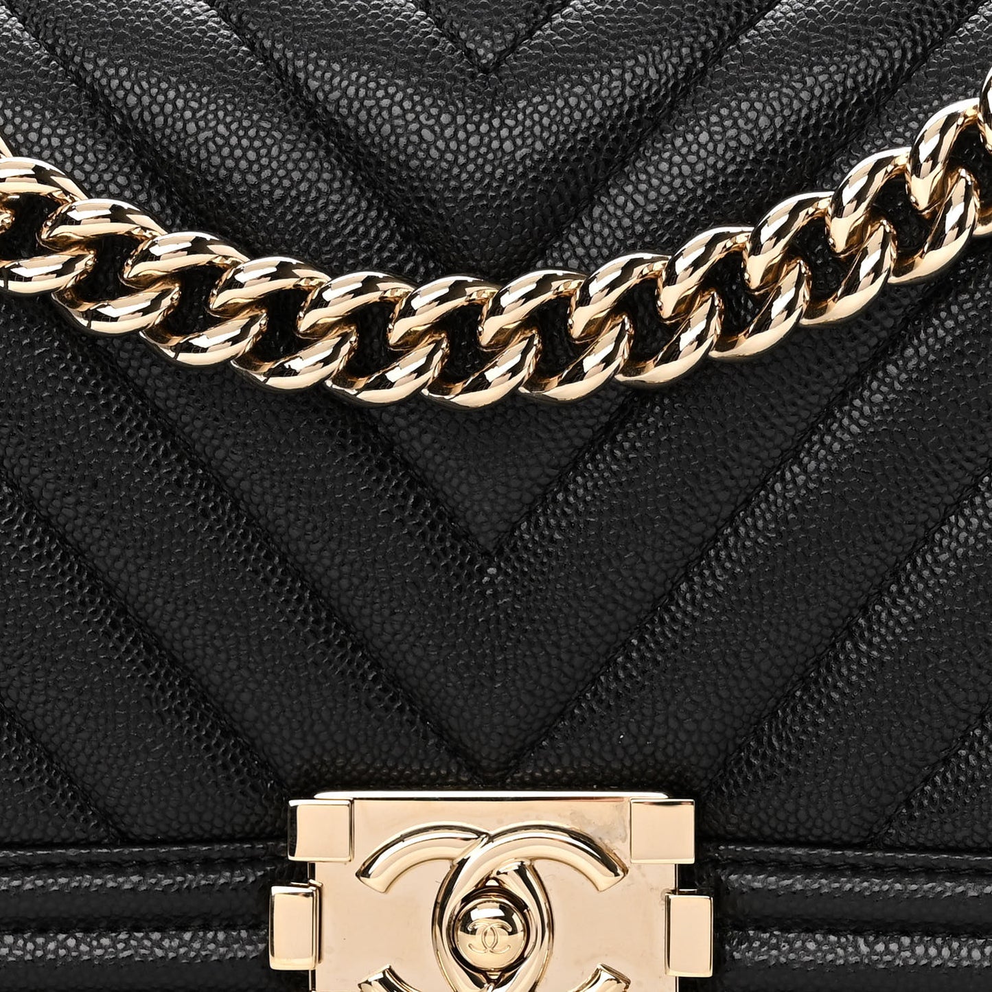 Caviar Chevron Quilted Medium Boy Flap Black