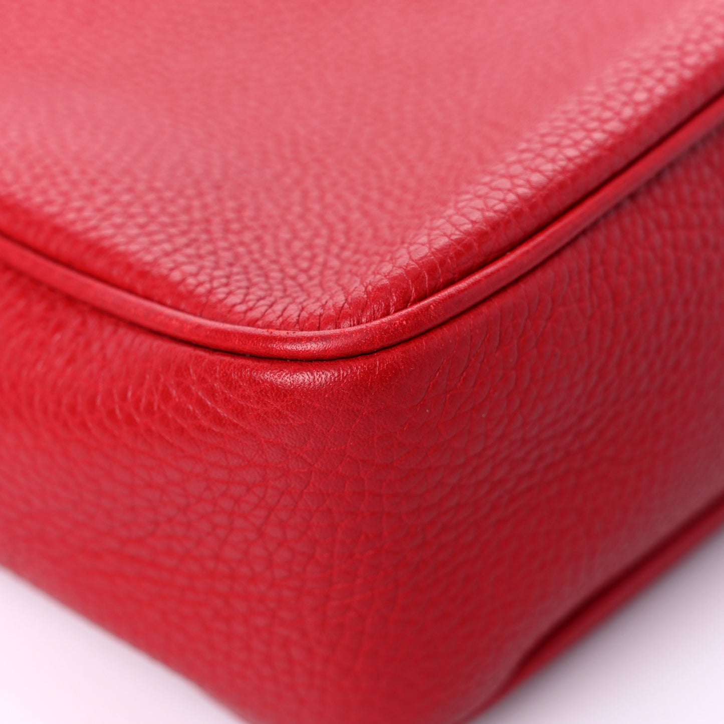Pebbled Calfskin Small Soho Disco Bag Tabasco Red