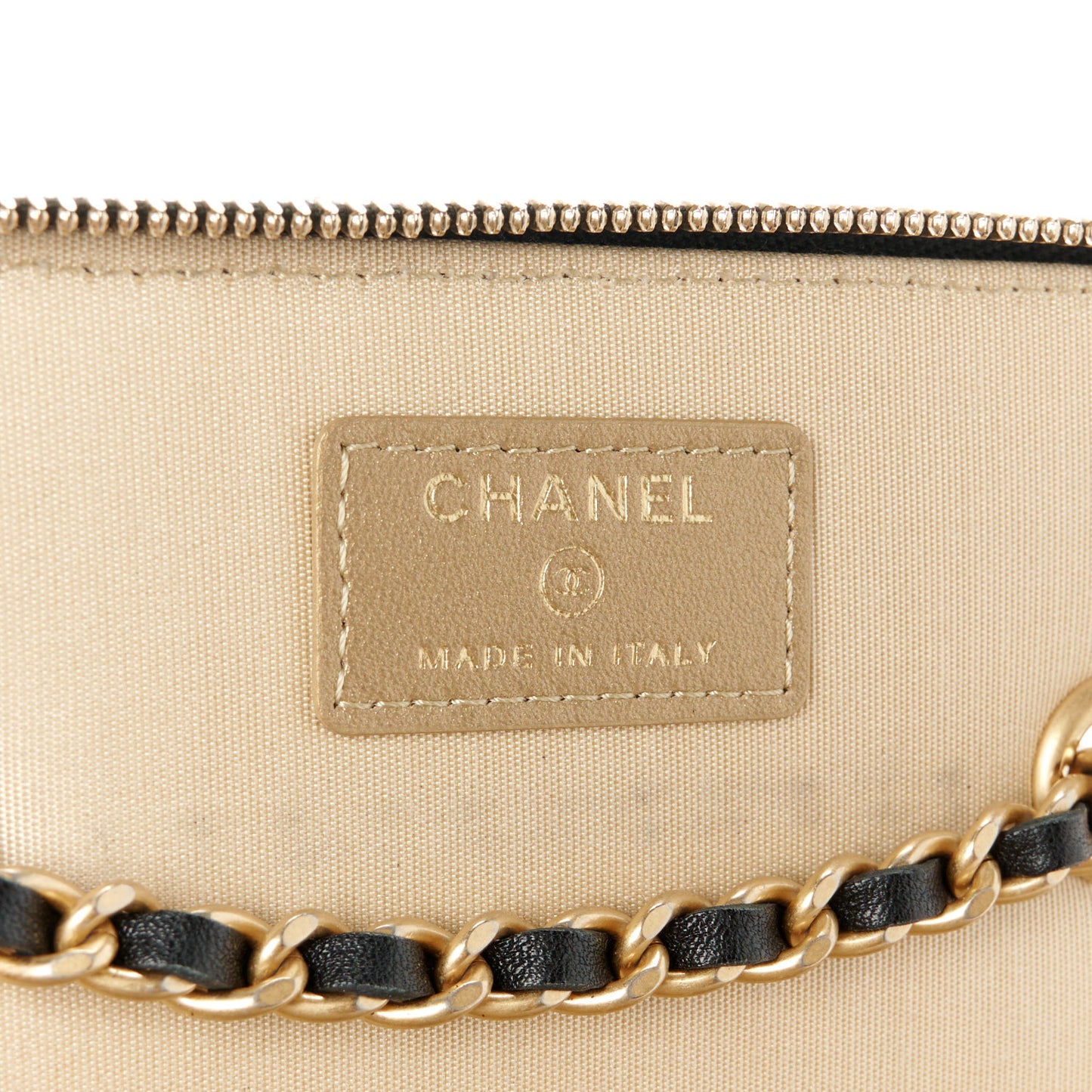 Lambskin Quilted Pearl Crush Small Vanity Case With Chain Black