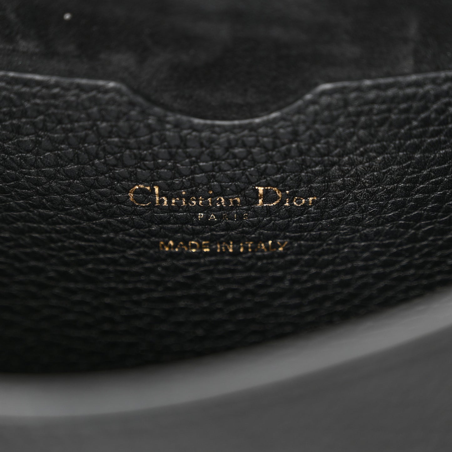 Grained Calfskin Large Bobby Flap Black