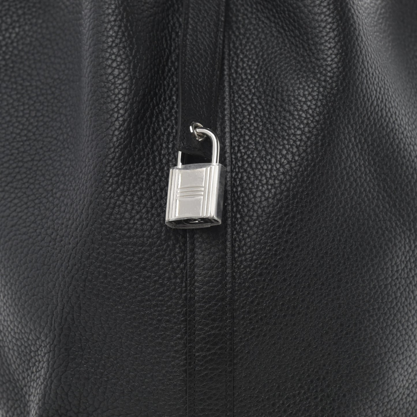 Taurillon Clemence Picotin Lock 26 GM Black