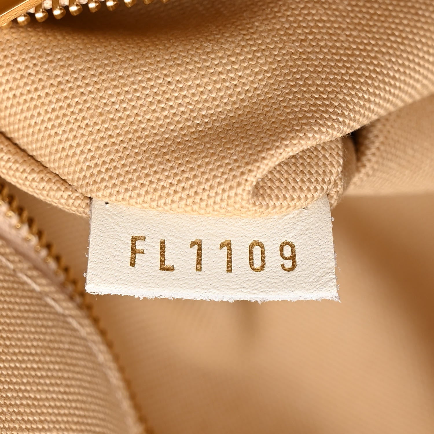 Louis Vuitton Monogram Giant Onthego GM Kaki Beige 7 of 10