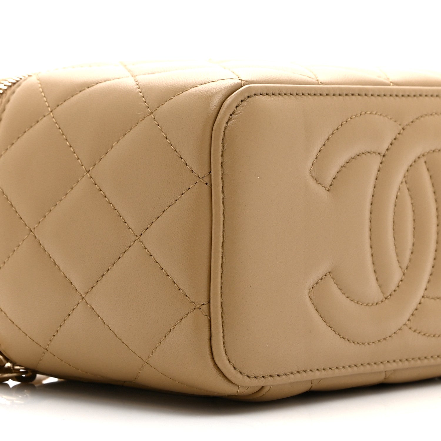 Chanel Lambskin Quilted Pearl Crush Small Vanity Case With Chain