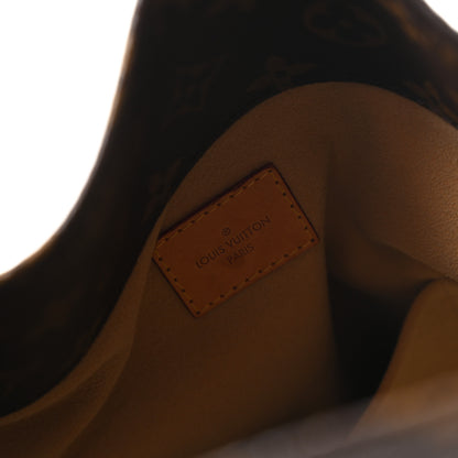 Louis Vuitton Monogram Artsy GM 6 of 10