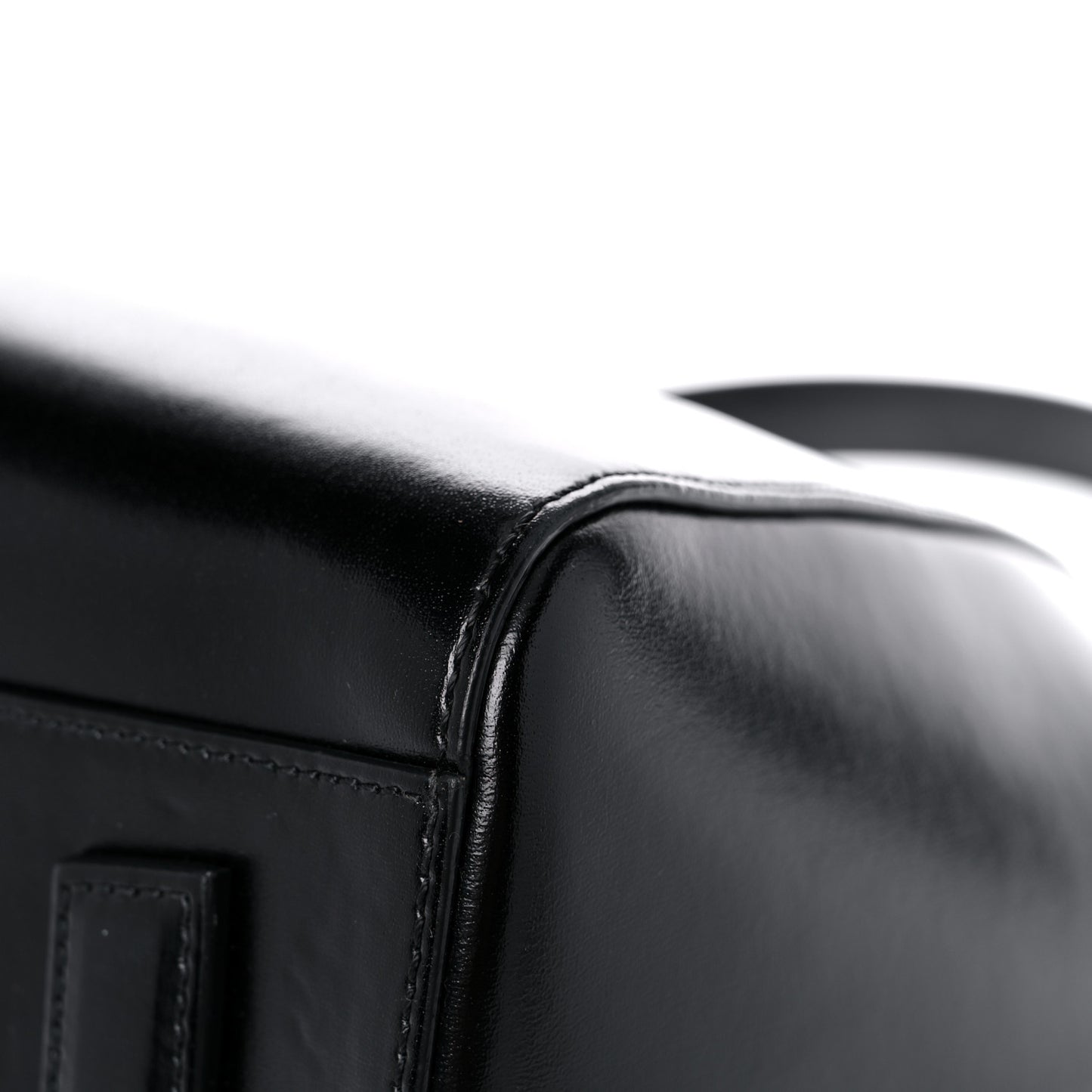 Shiny Lord Calfskin Medium Antigona Black