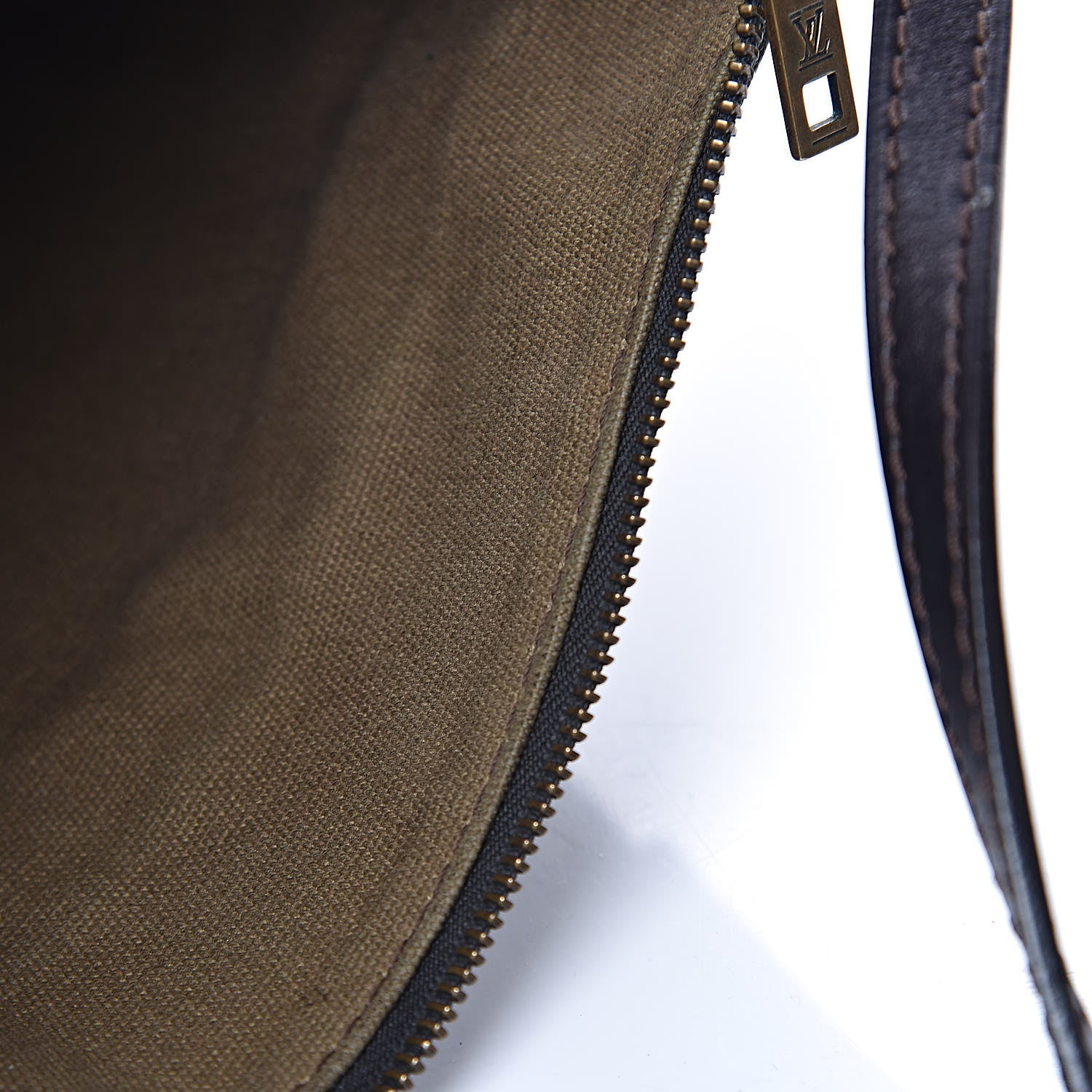 Louis Vuitton Utah Sac Plat Messenger Coffee 8 of 15